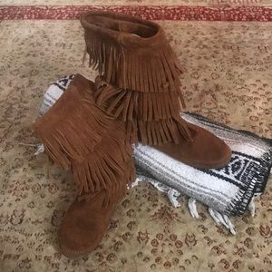 Minnetonka fringe boot 8